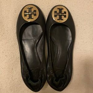 Tory Burch Ballet Flats, patent leather black in size 7.5